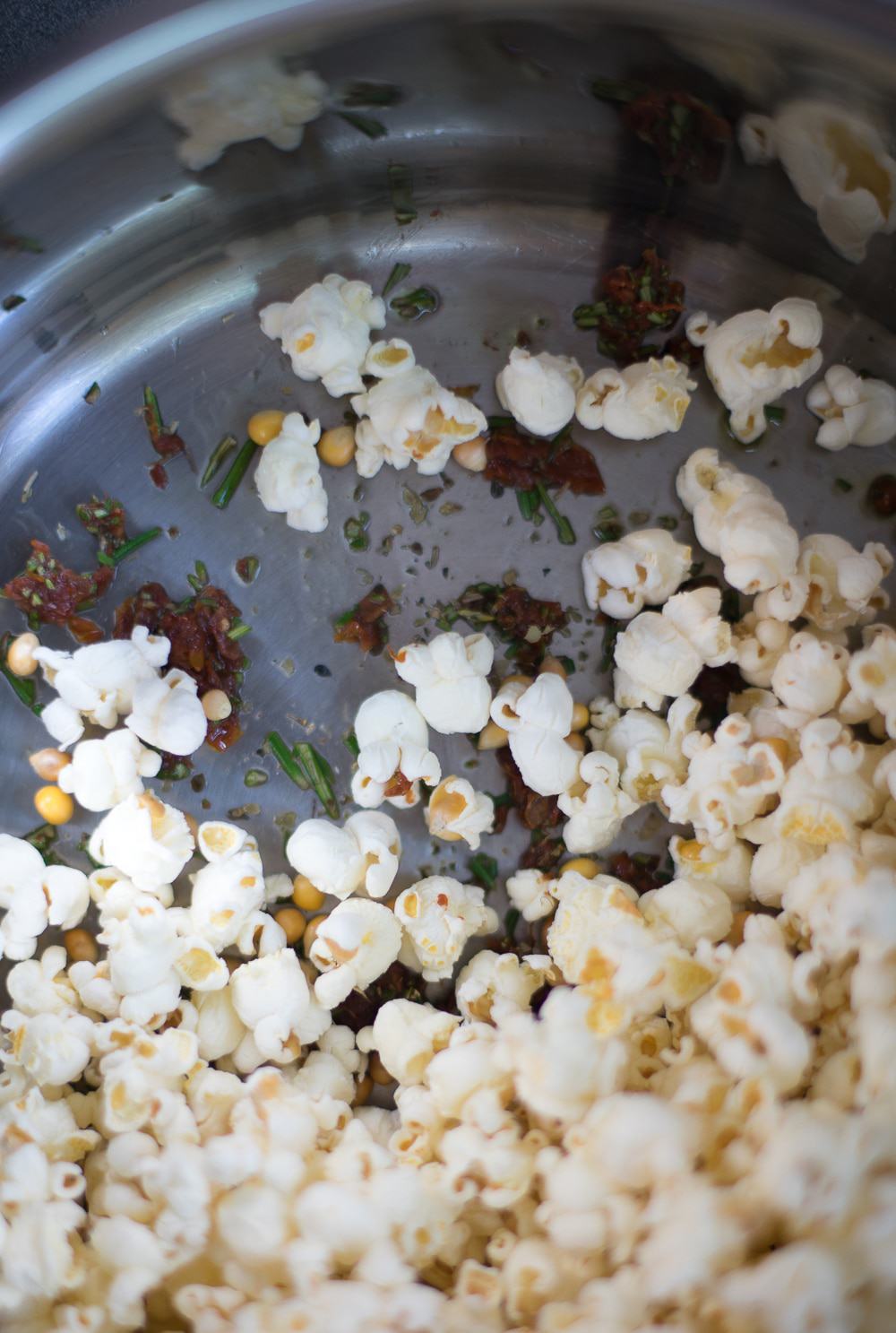 Cheesy Italian Popcorn - A healthy snack for everyone