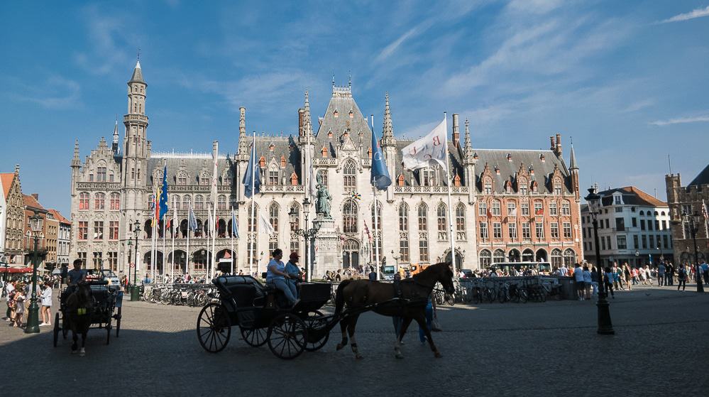 With its lovely squares, picturesque canals and cobbled streets, Bruges really is one of the most romantic cities in old Europe! Best things to do here!