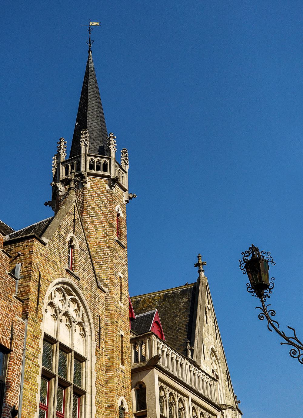 With its lovely squares, picturesque canals and cobbled streets, Bruges really is one of the most romantic cities in old Europe! Best things to do here!