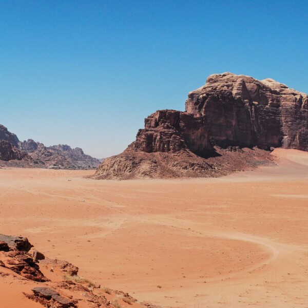 You are going to have to write these down! Jordan is an amazing country and these are just the top highlights you cannot miss! Jordan: places to visit! Wadi Rum Desert