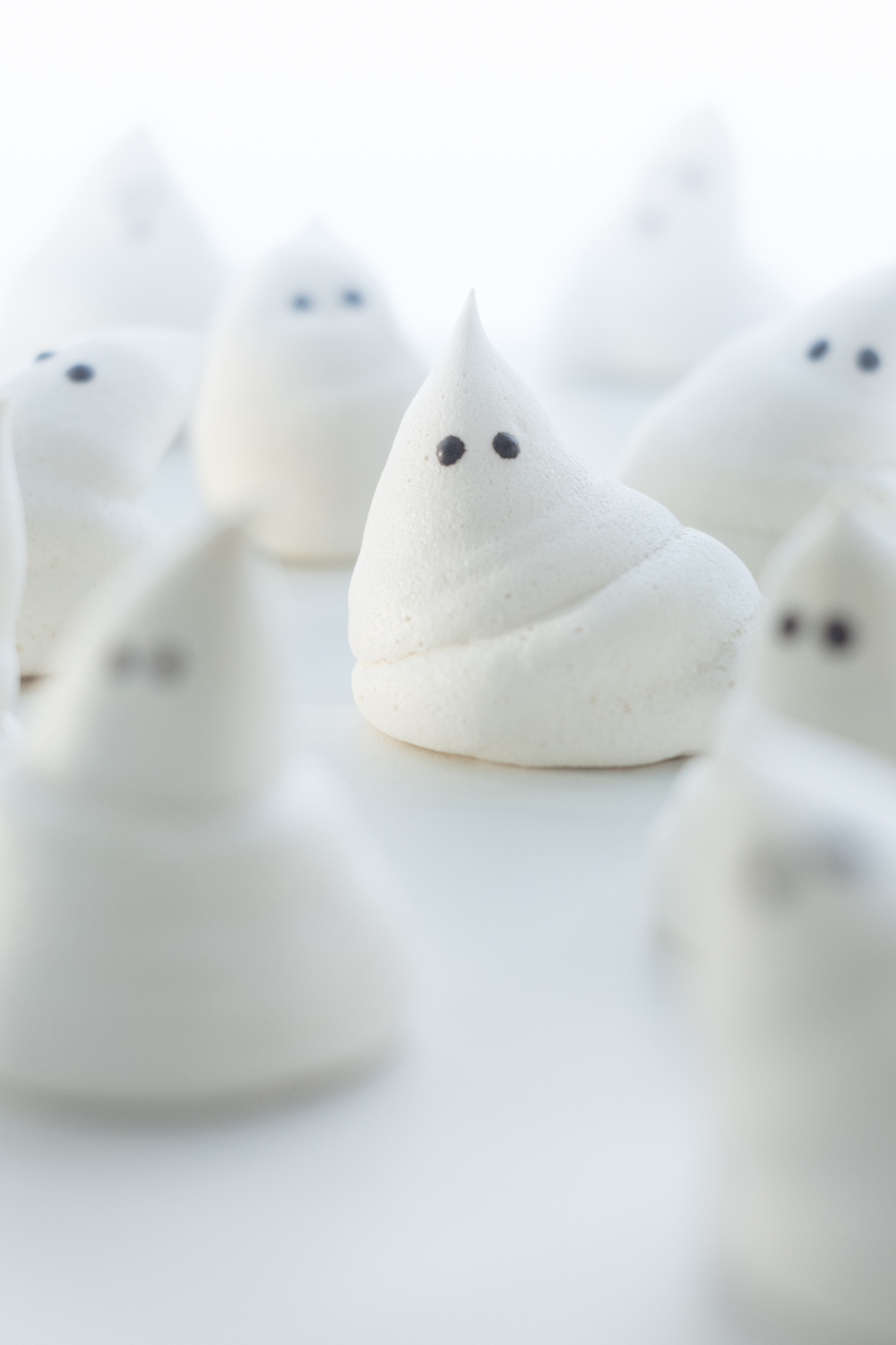 Meringue Ghosts: A Spooky Vegan Halloween Treat - Gathering Dreams