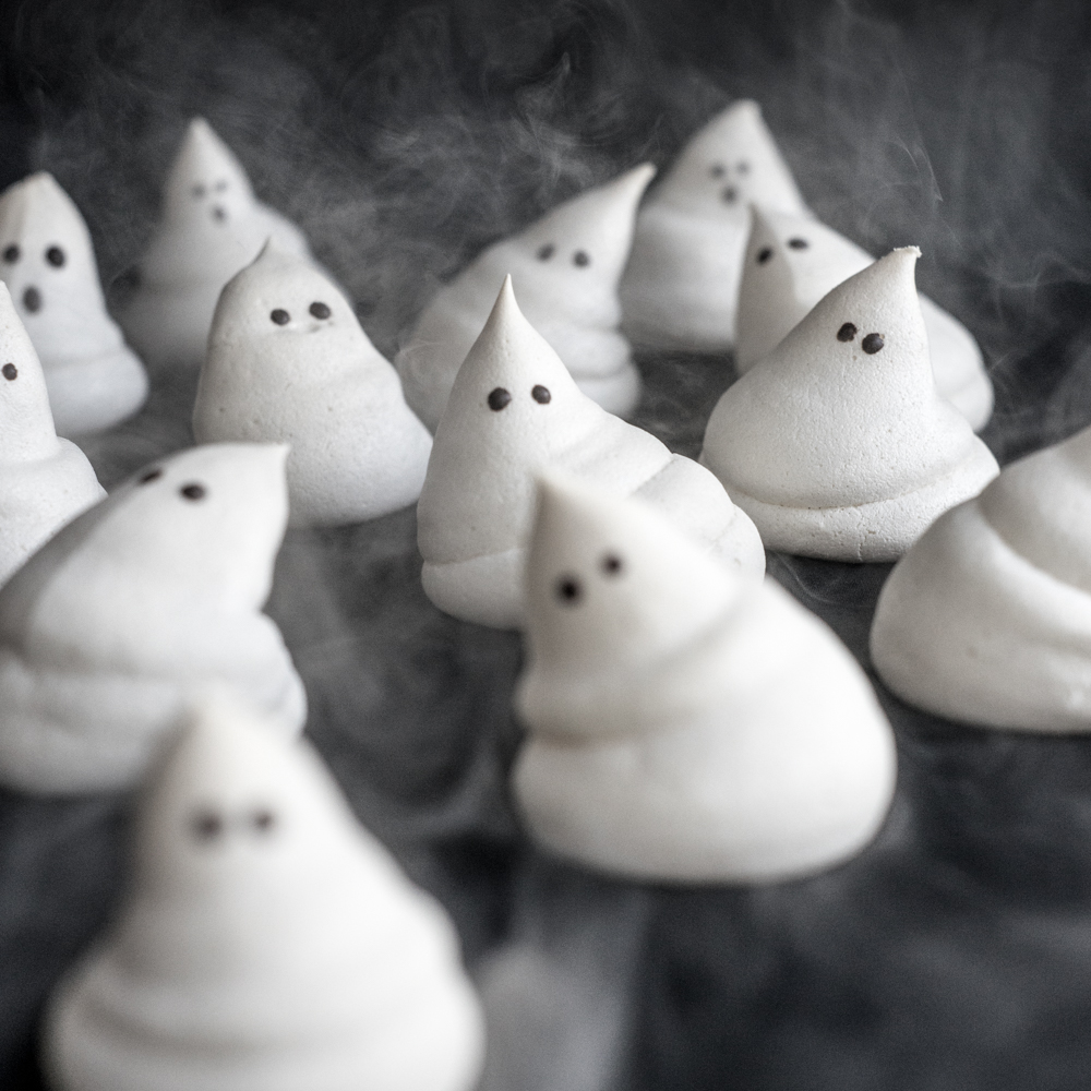 Meringue Ghosts A Spooky Vegan Halloween Treat Gathering Dreams