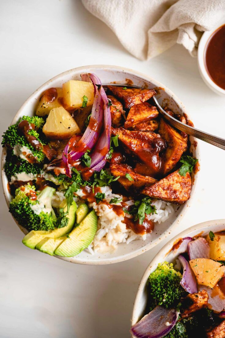 Top view of vegan BBQ tofu bowls