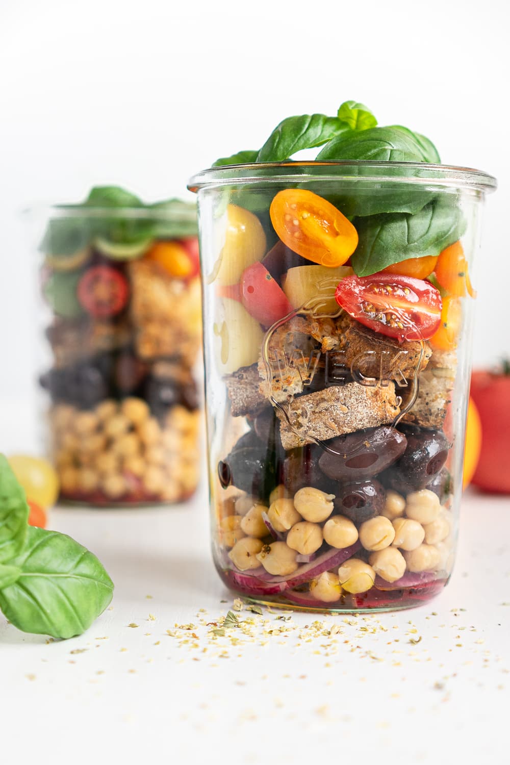 Panzanella salad in a jar: perfect for meal prep