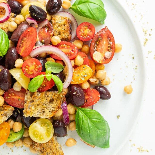 Panzanella recipe: a delicious and healthy Italian style salad with tomatoes and stale bread