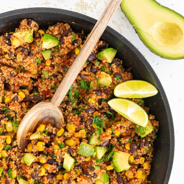 Top view of one-pan Mexican quinoa: perfect weeknight dinner recipe, ready in less than 30 minutes.