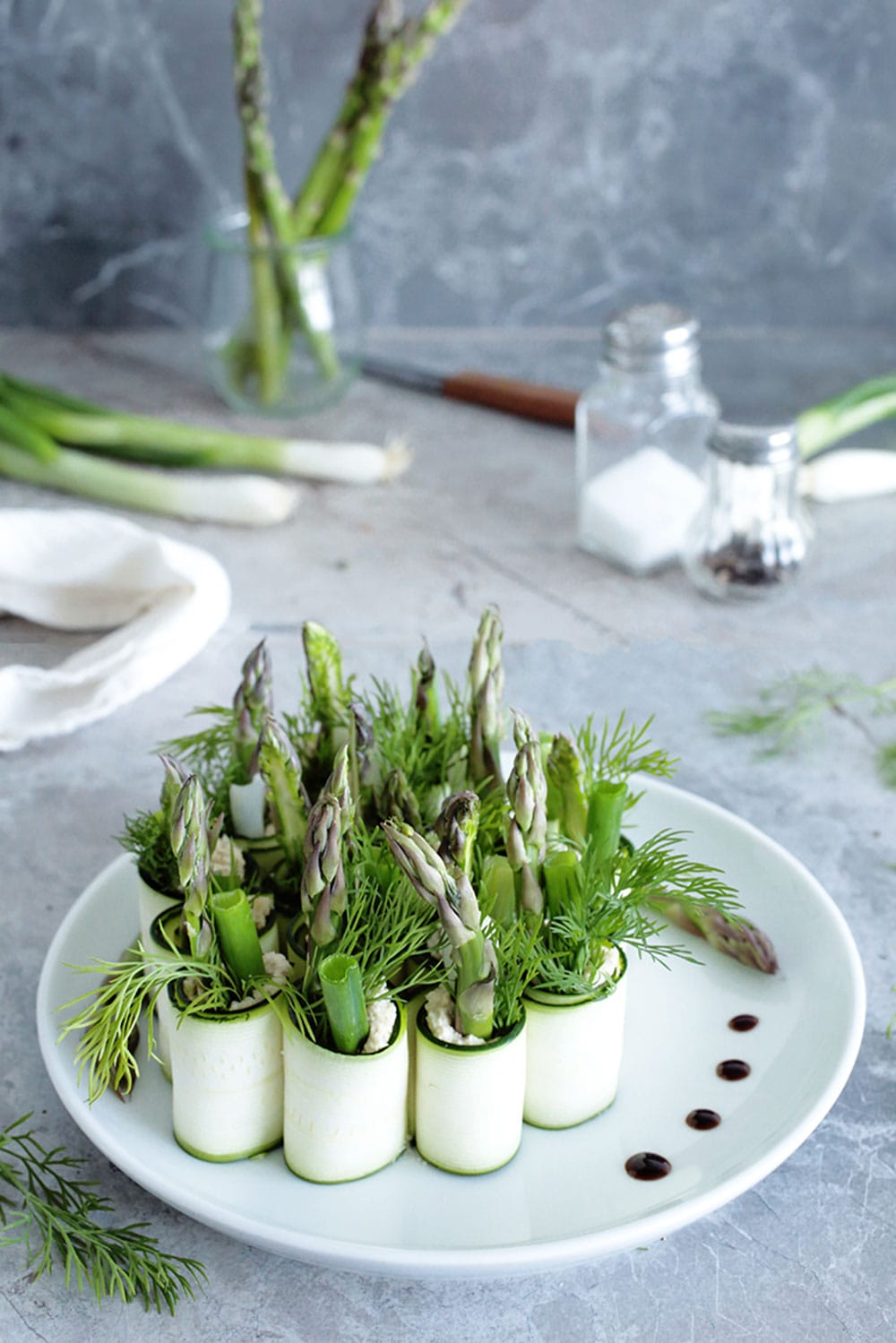 Zucchini roll up with asparagus