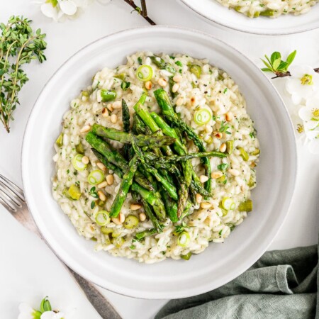 Top view of plated vegan asparagus risotto