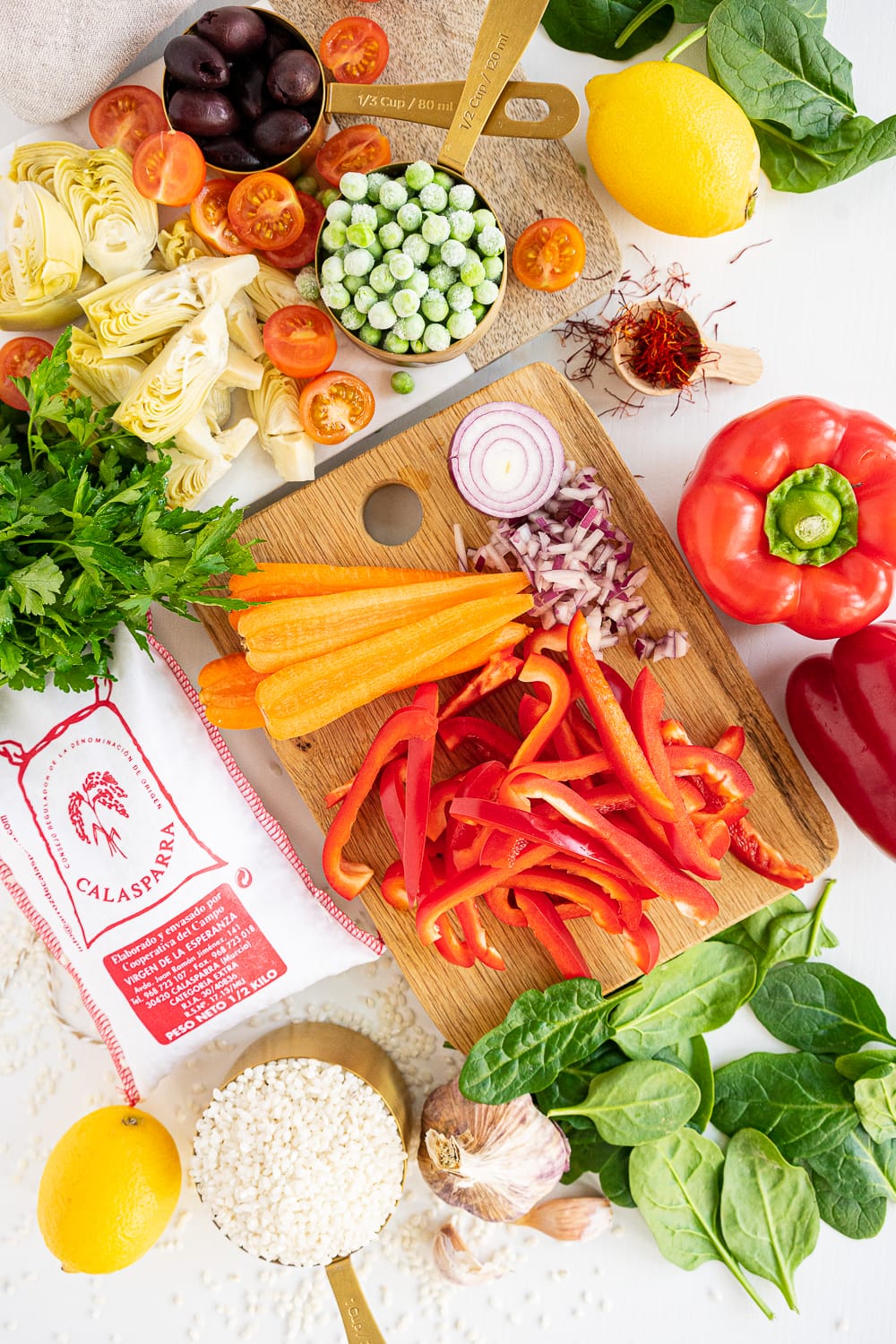 Ingredients needed to make vegetarian paella