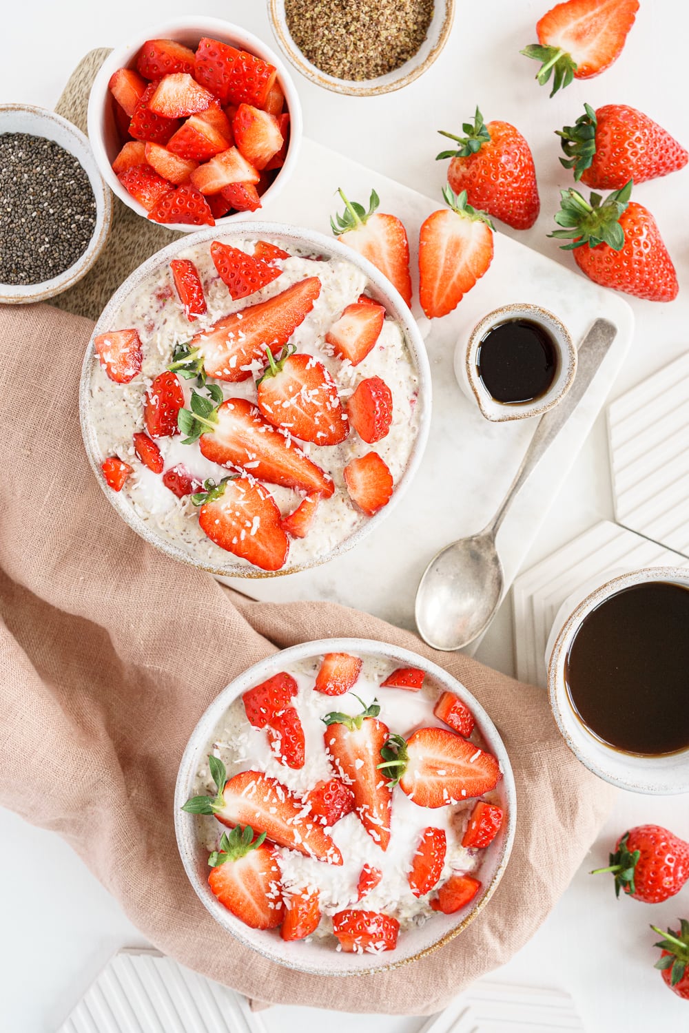 2 bowls filled with strawberry overnight oats