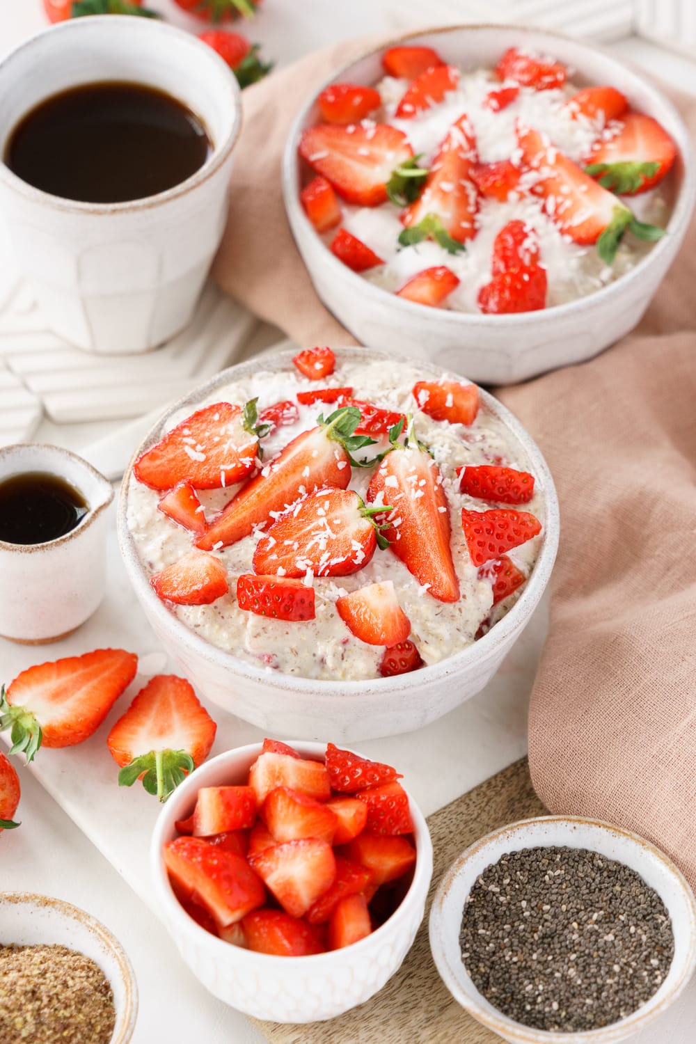 2 bowls filled with strawberry overnight oats