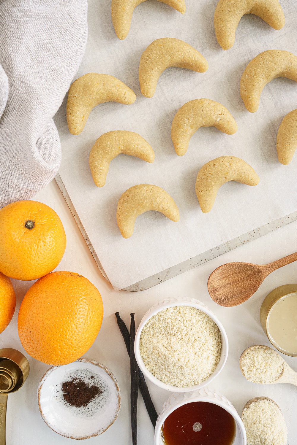 baking tray filled with cookies before baking