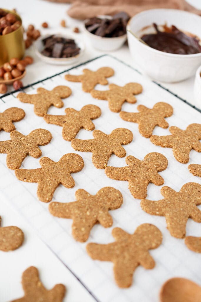 close up of baked gingerbread man cookies