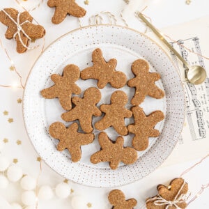 Plate with gingerbread man sandwich cookies