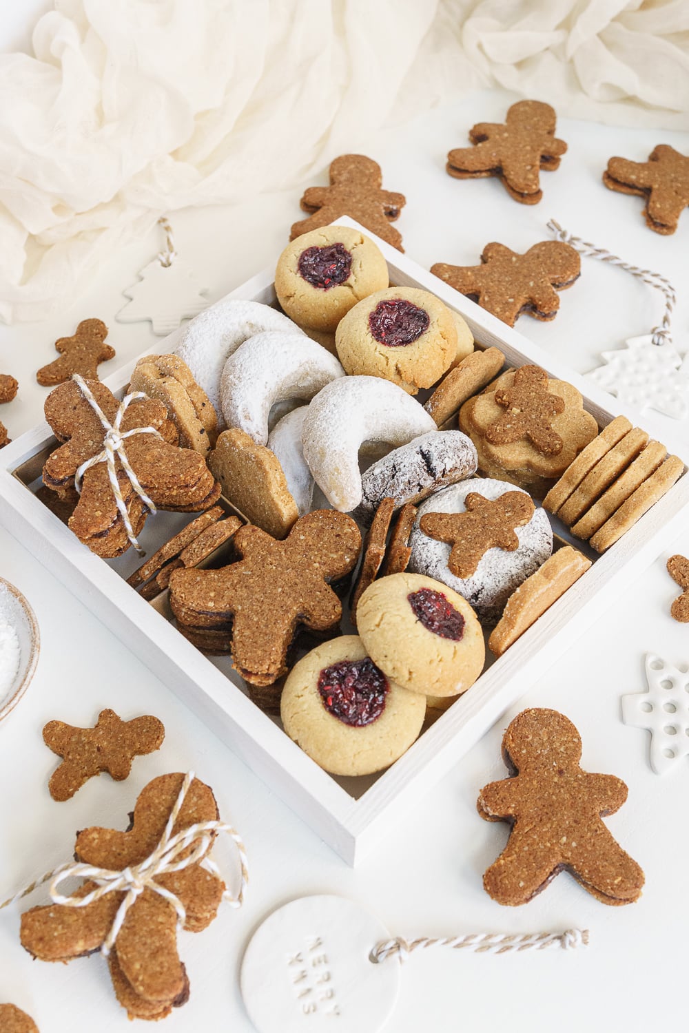 21 Healthy Christmas Cookies That Are Insanely Good!