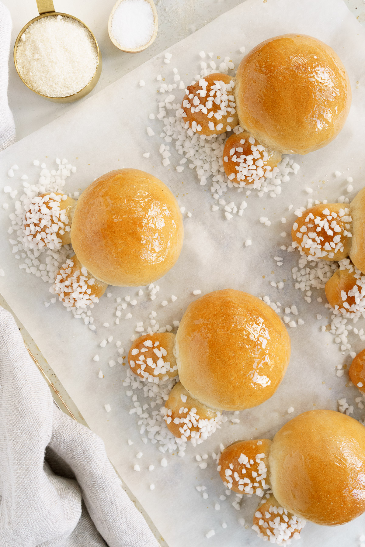 Adding sugar to bunny ears.
