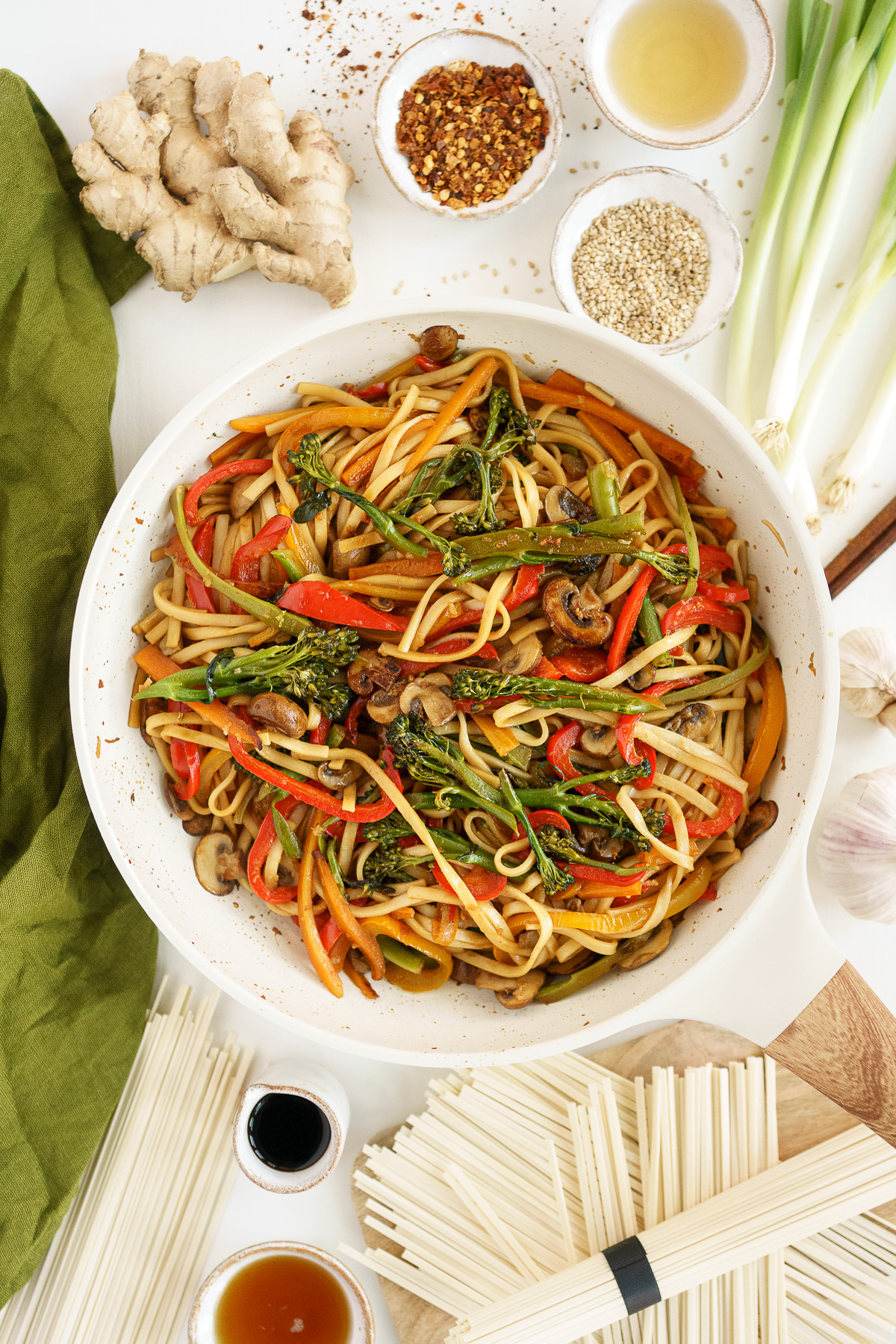 15-Minute Vegetable Stir Fry Noodles - Gathering Dreams