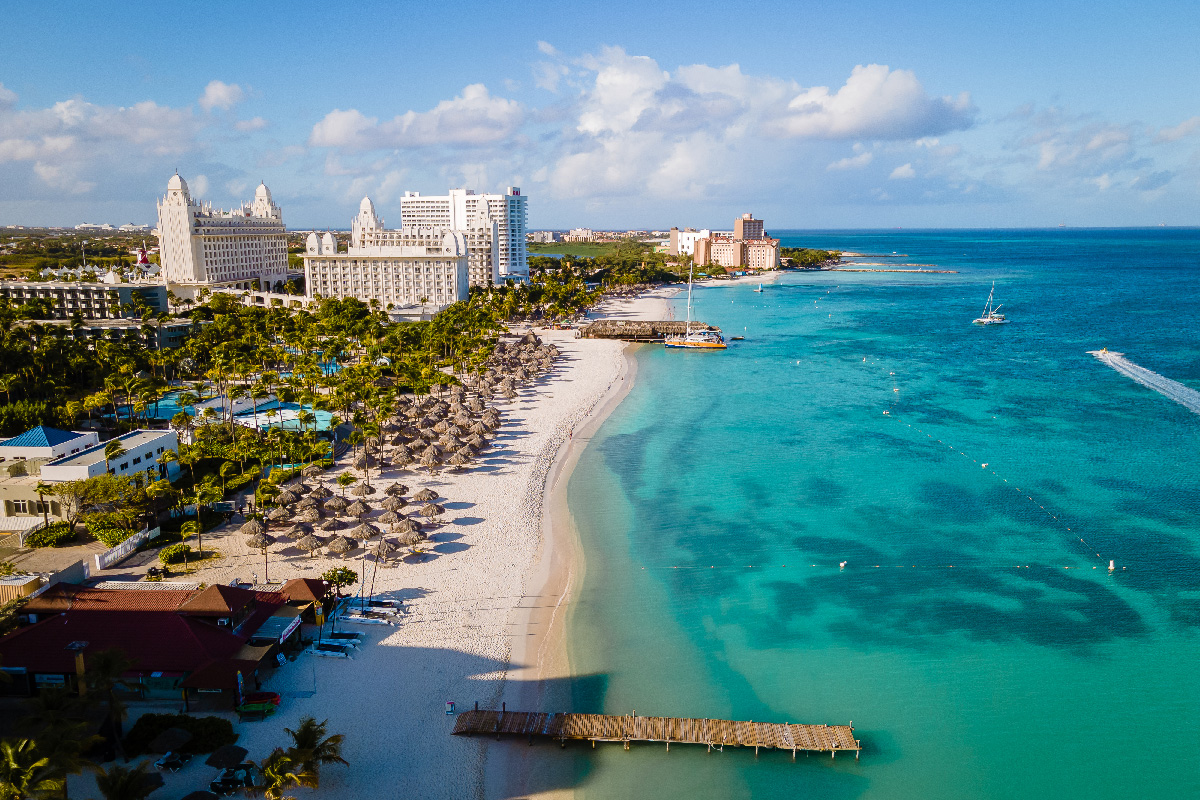 A white sandy beach in Aruba