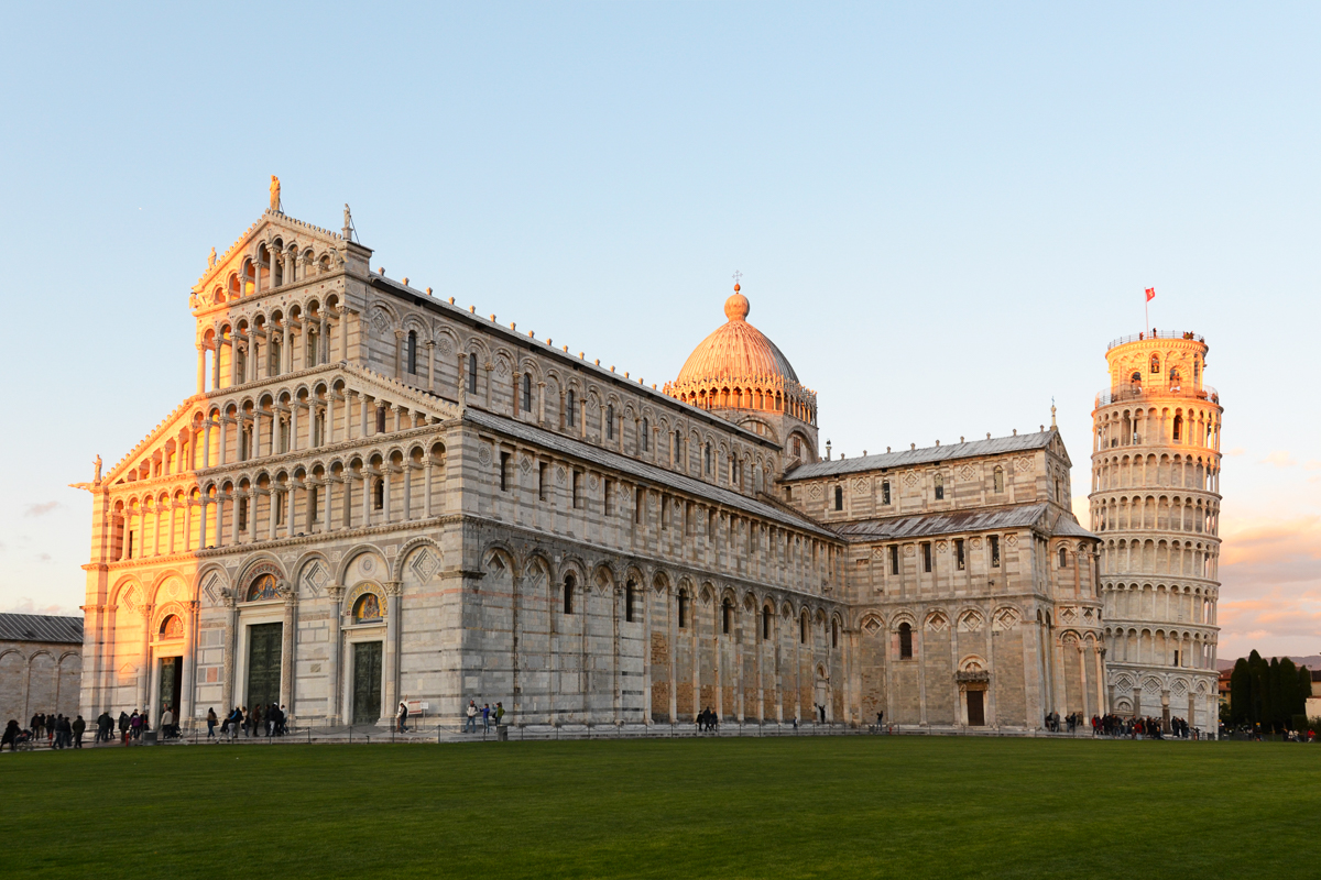 Piazza dei Miracoli: Basilica and the Leaning Tower, Pisa, Italy