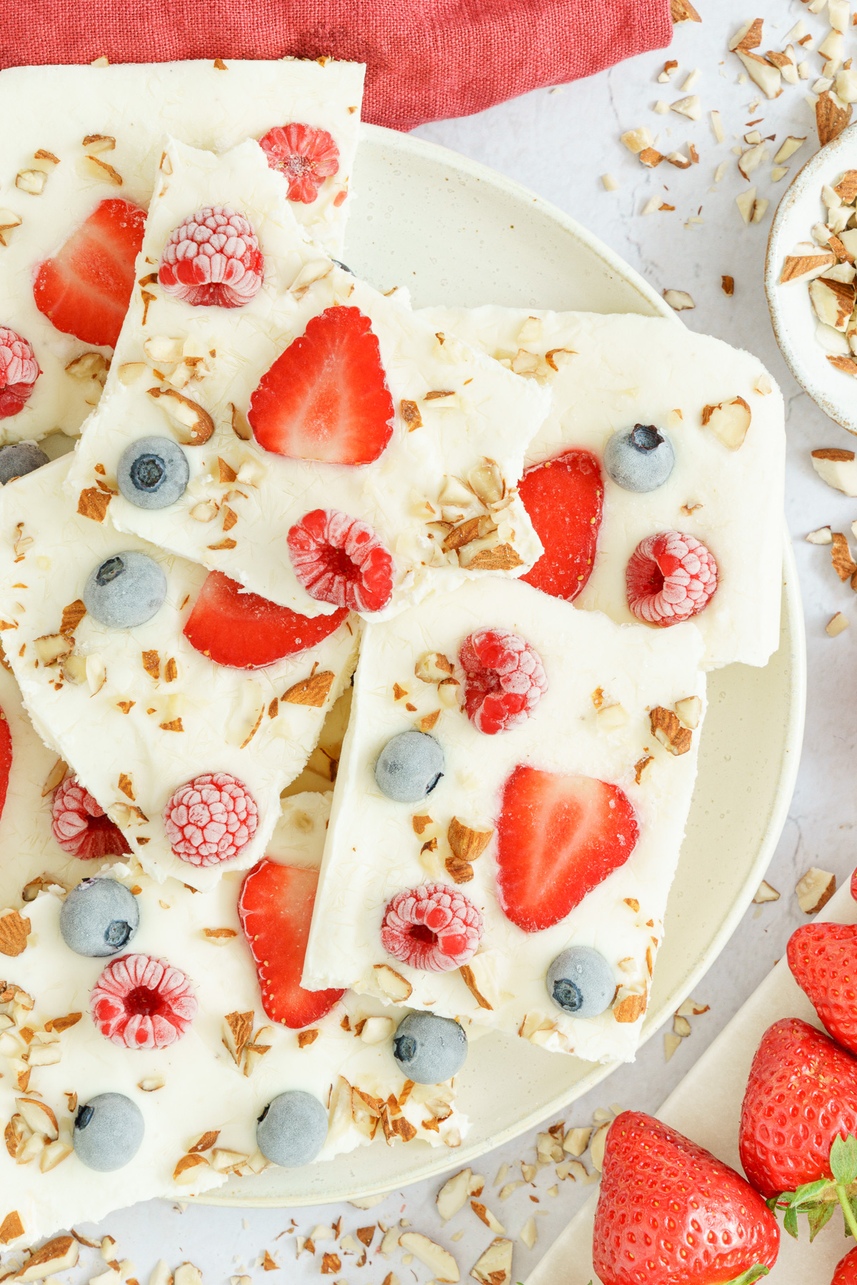 close up image of the cut frozen yogurt bark in a plate