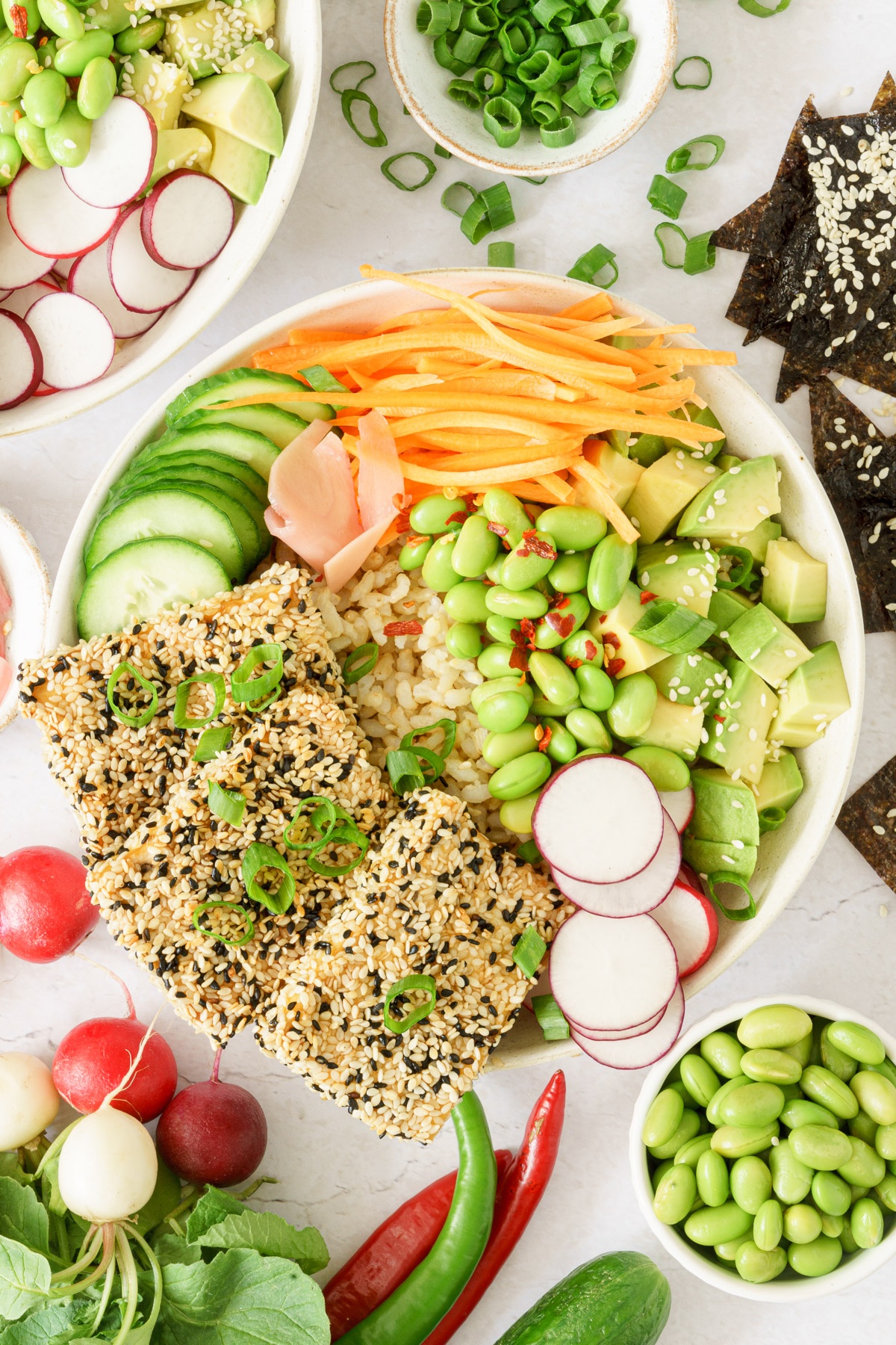 A bwl of vegan sushi.